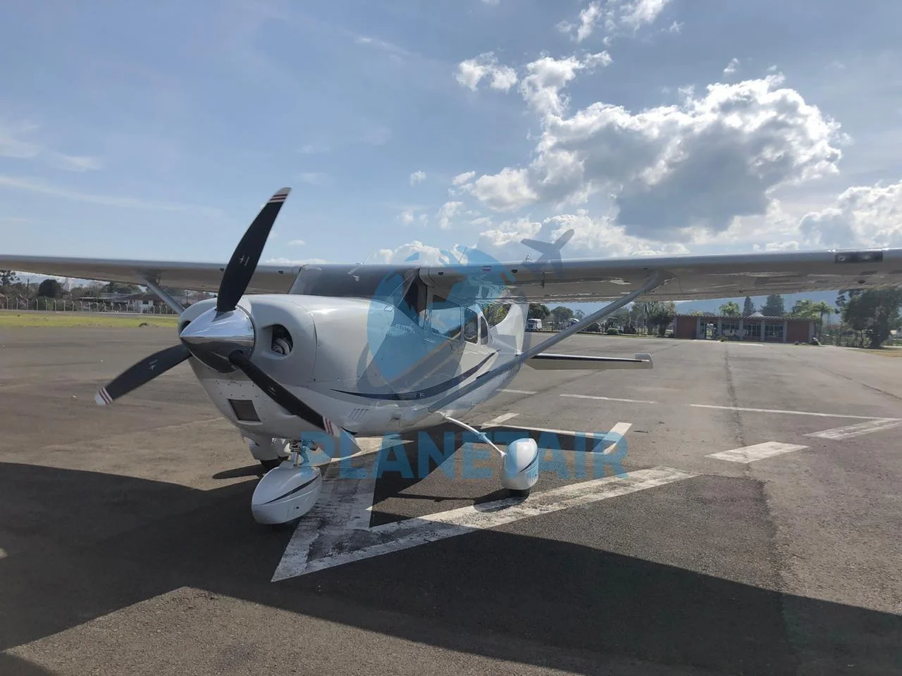 Cessna T206H Stationair TC – Ano 2010 – 2.975 Horas Totais.