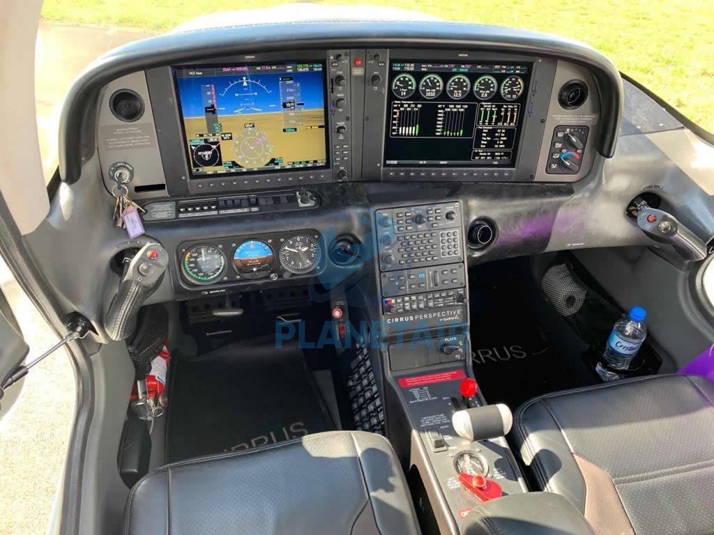 Cirrus Aircraft SR22 – Ano 2011 – 730 horas totais