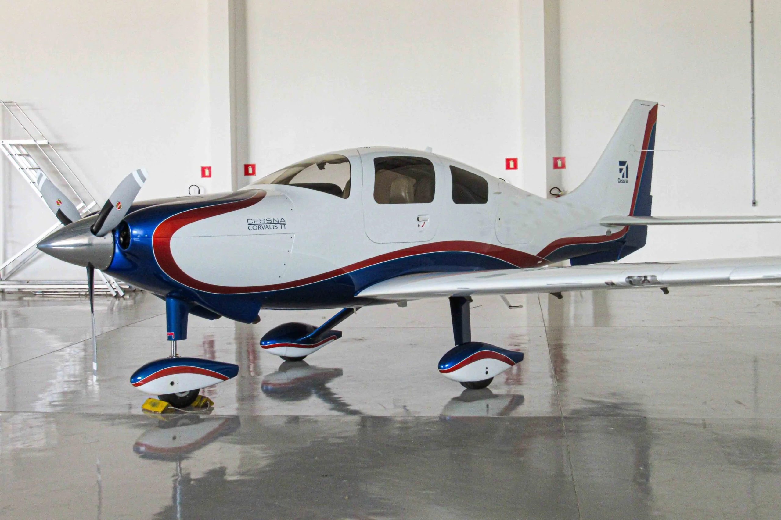 CESSNA AIRCRAFT CORVALIS TT LC41-550FG – ANO 2008 – 675 HORAS TOTAIS