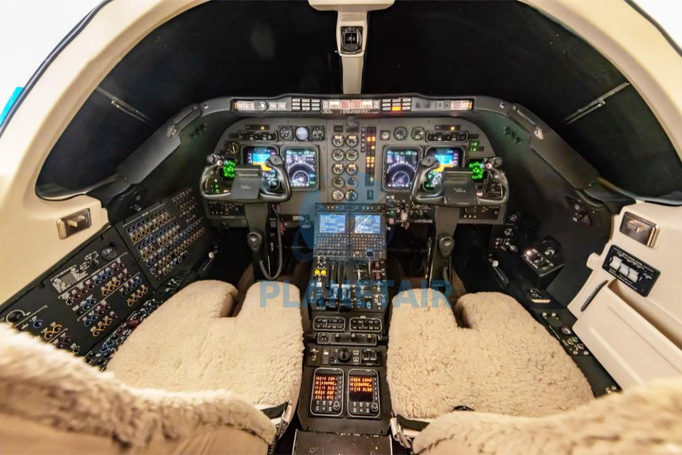 BEECHCRAFT BEECHJET 400A – ANO 1999 – 7.664 H.T.