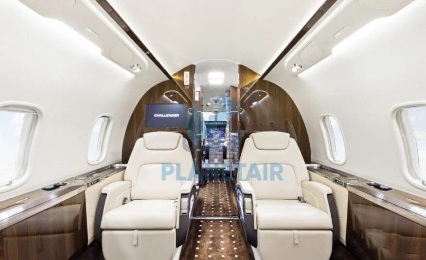 BOMBARDIER CHALLENGER 350 – ANO 2015 – 523 H.T.