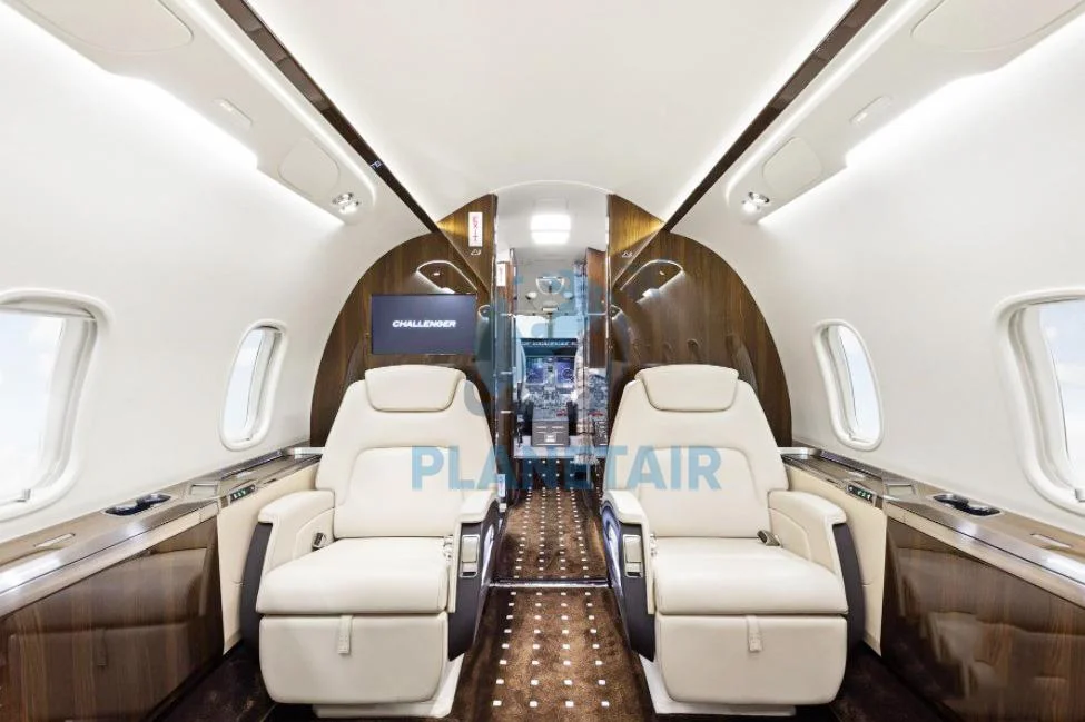 BOMBARDIER CHALLENGER 350 – ANO 2015 – 523 H.T.