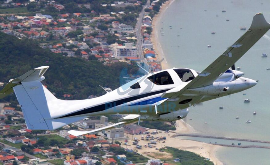 Avião Bimotor Diamond DA62 – Ano 2020 – 300 horas totais