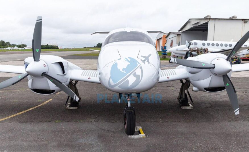 Avião Bimotor Diamond DA62 – Ano 2020 – 300 horas totais