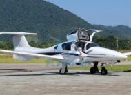 Avião Bimotor Diamond DA62 – Ano 2020 – 300 horas totais