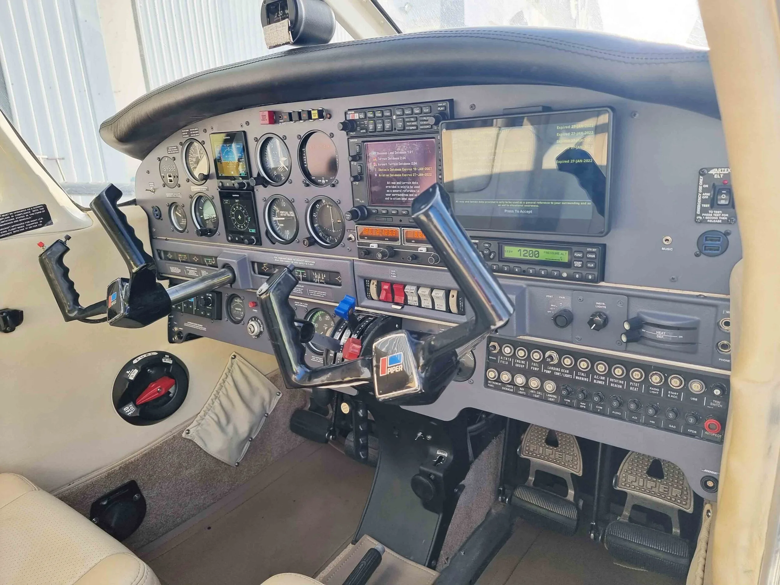 Avião Piper Arrow Turbo III – Ano 1977 – 3.200 Horas Totais