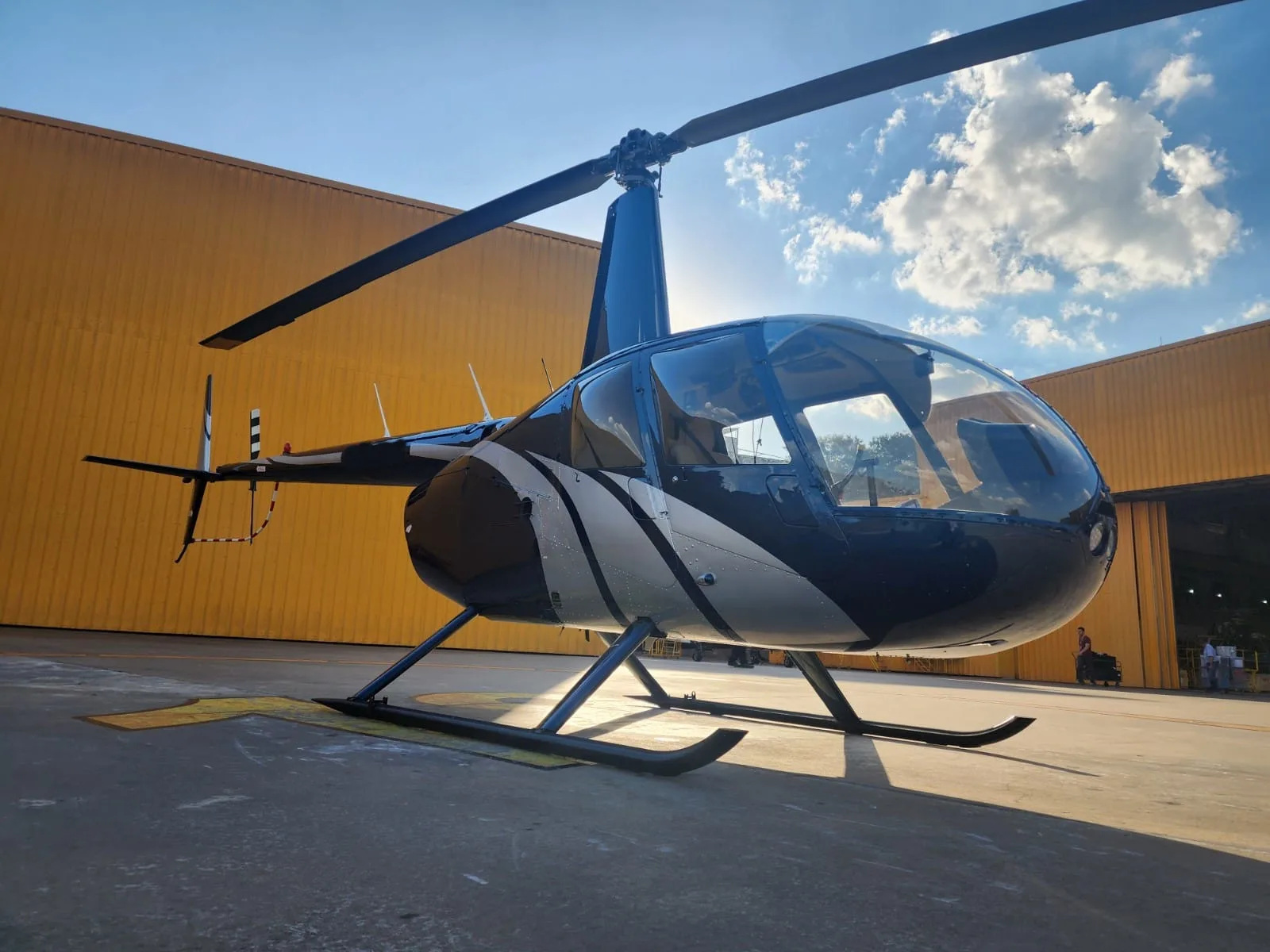 Robinson R44 Raven II – Ano 2008 – 2.300 H.T.