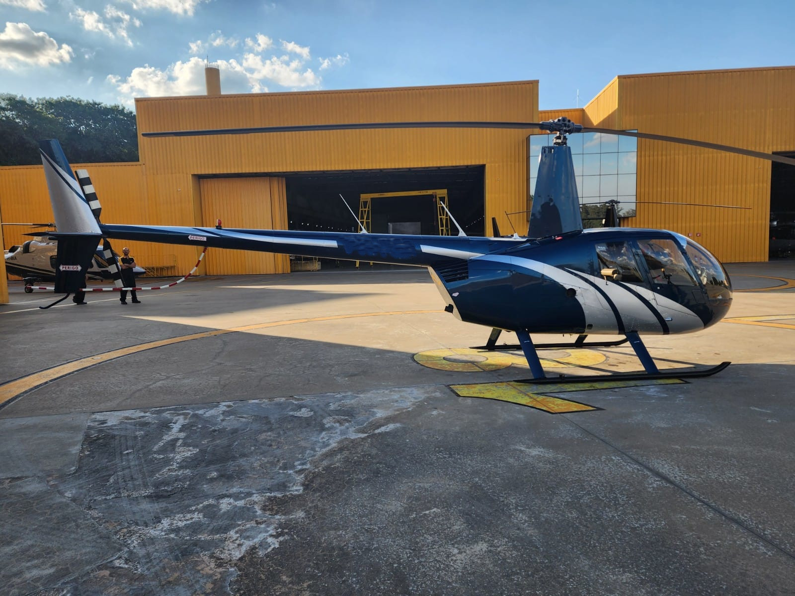 Robinson R44 Raven II – Ano 2008 – 2.300 H.T.