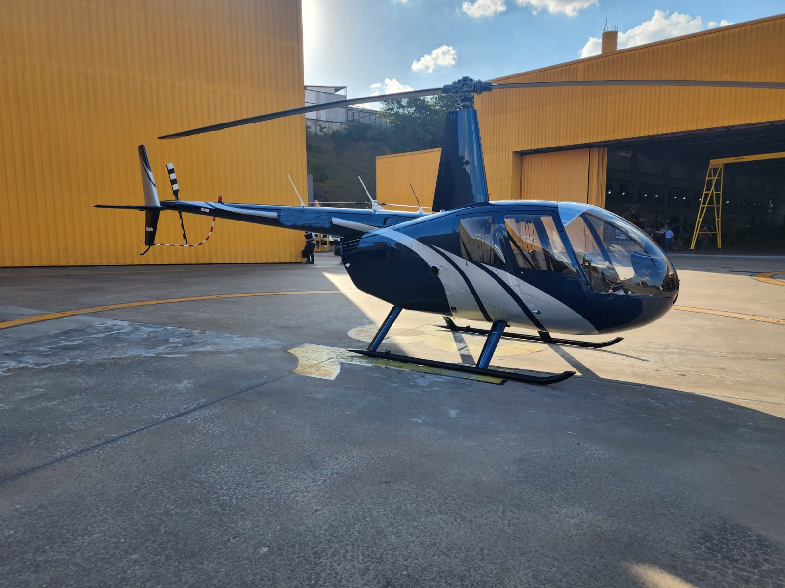 Robinson R44 Raven II – Ano 2008 – 2.300 H.T.