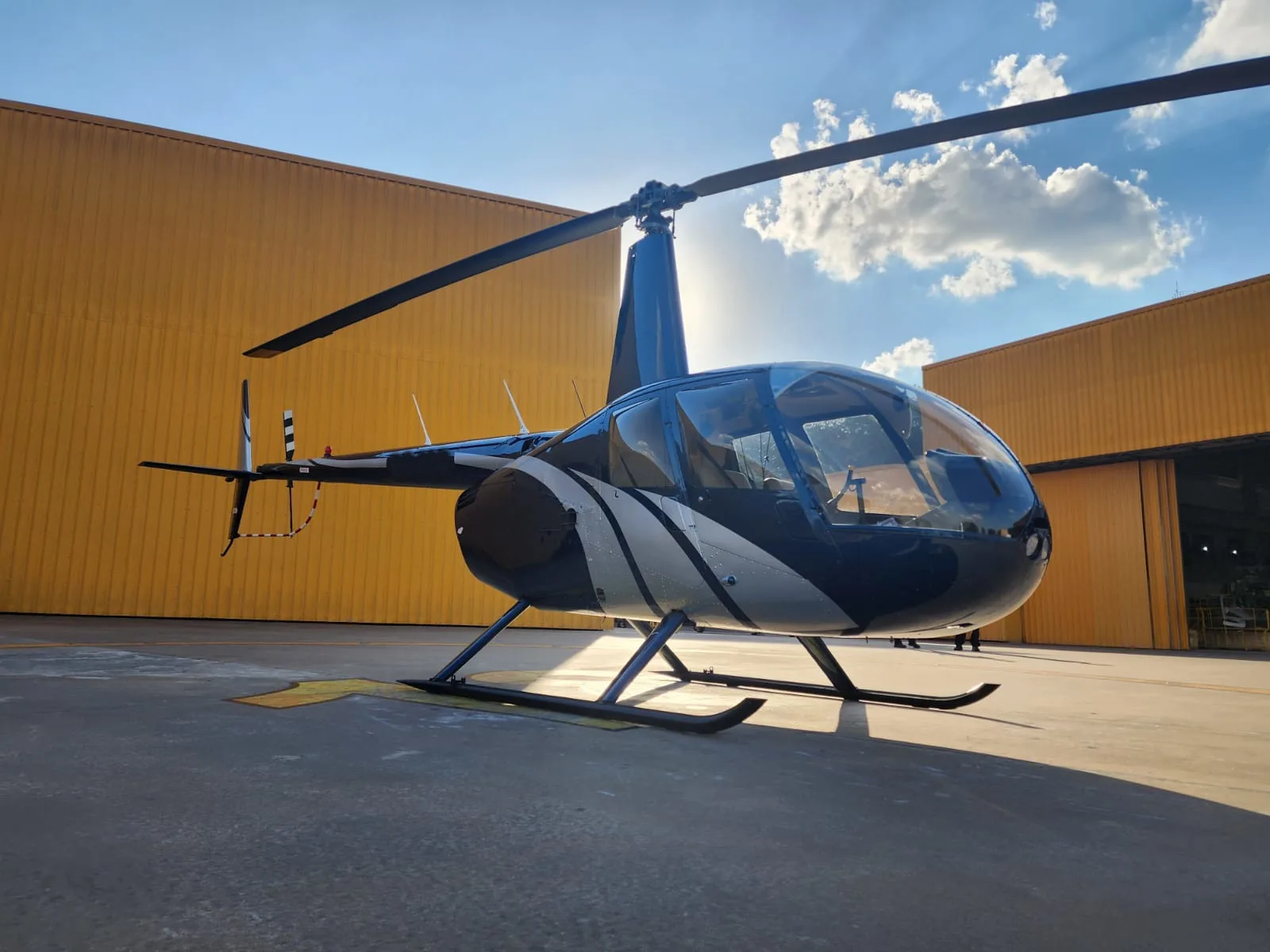 Robinson R44 Raven II – Ano 2008 – 2.300 H.T.