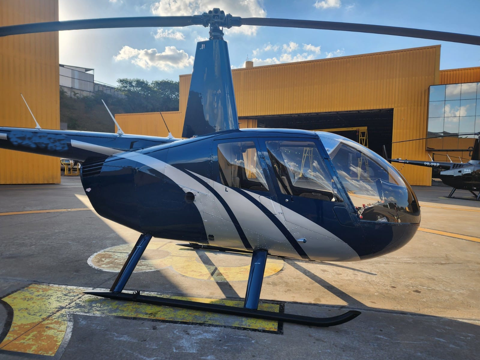 Robinson R44 Raven II – Ano 2008 – 2.300 H.T.