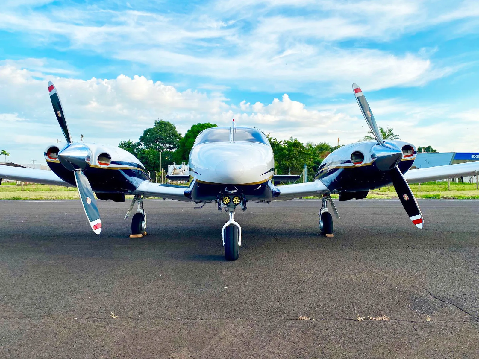 Avião Embraer Seneca II EMB-810C – Ano 1982 – 4.077 H.T.