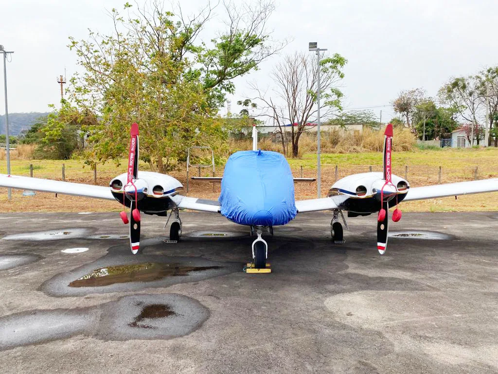 Avião Embraer Seneca II EMB-810C – Ano 1982 – 4.077 H.T.