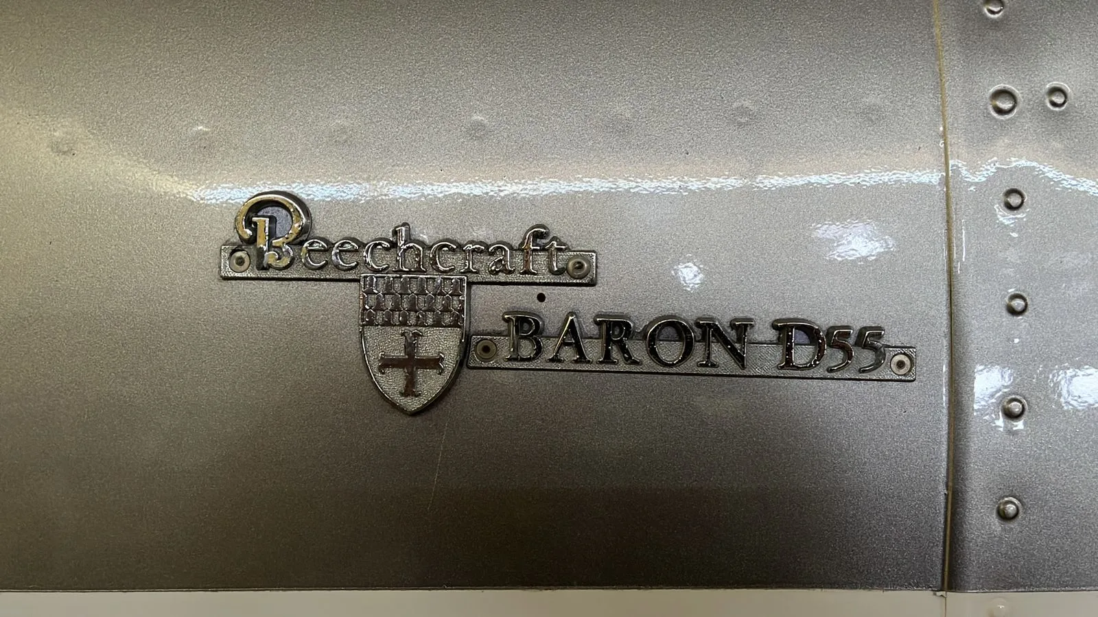 Beechcraft Baron D55 – Ano 1969 – 5.400 H.T.