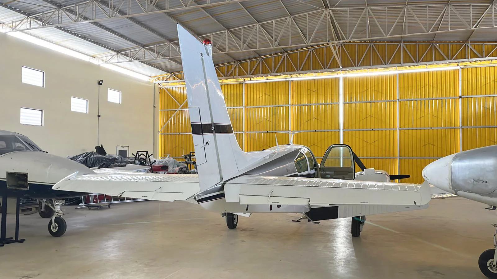 Beechcraft Baron D55 – Ano 1969 – 5.400 H.T.