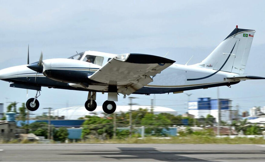 Avião Bimotor Piper Seneca II PA-34-200T – Ano 1978 – 12.063 H.T.