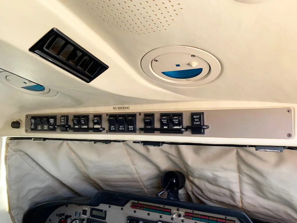 Piper Aircraft Seneca V PA-34-220T – Ano 2001 – 1900 H.T.