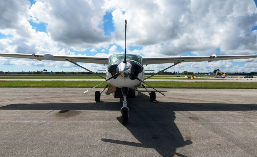 Avião Turbo Hélice Cessna Grand Caravan 208B – Ano 2009 – 3.173 Horas Totais