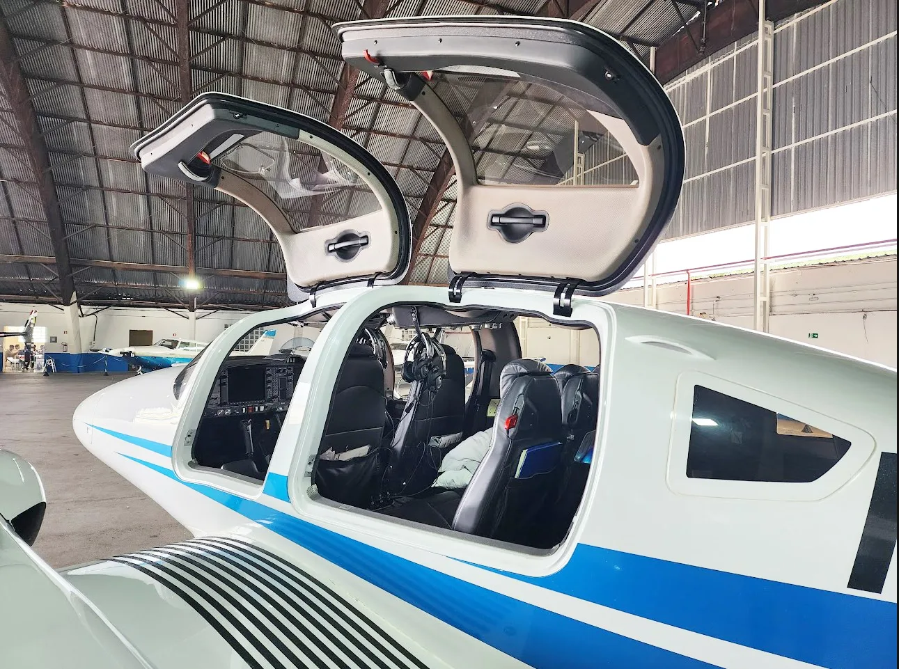 Avião Bimotor Diamond DA62 – Ano 2018 – 1.300 horas totais