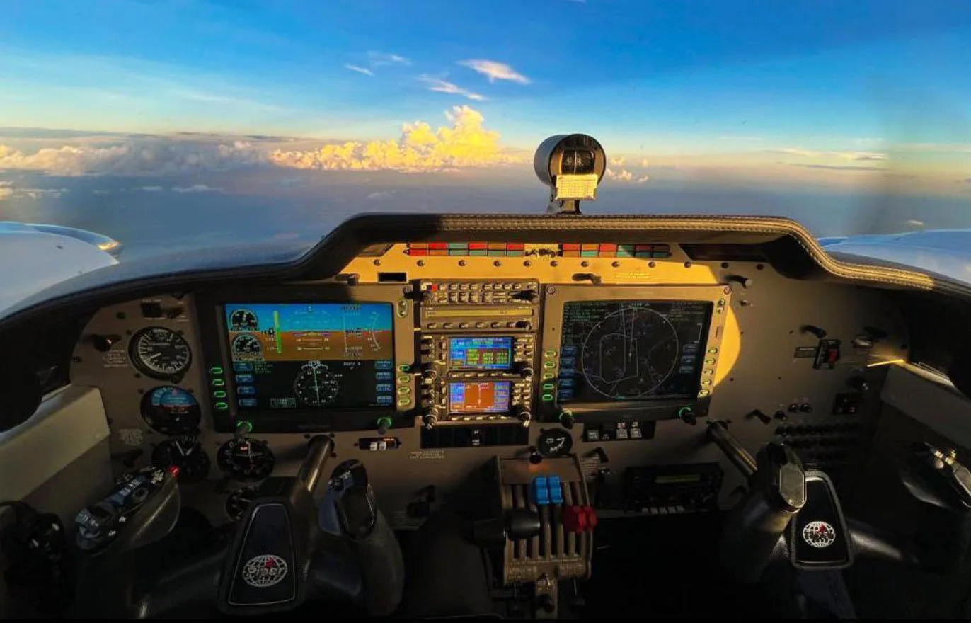 Avião Piper Seneca V PA-34-220T – Ano 2008 – 1.520 H.T.