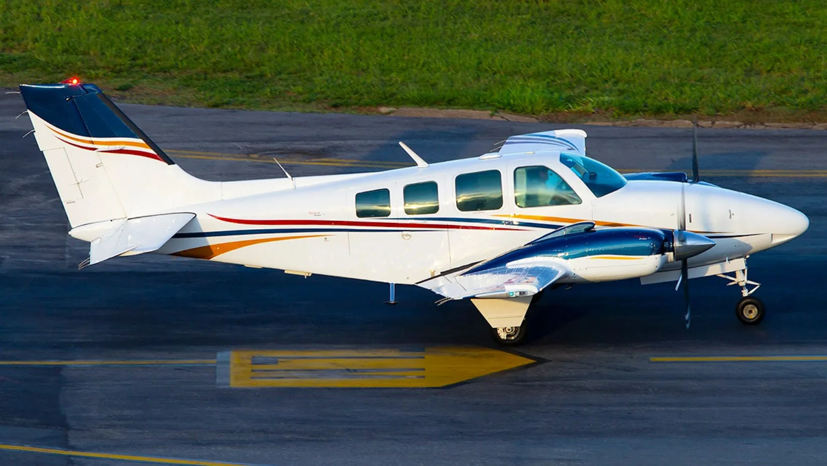 Avião Beechcraft Baron B58 Ano 1984