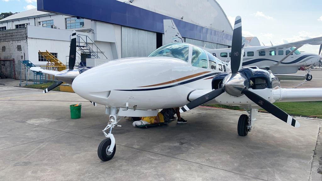 Avião Beechcraft Baron B58 Ano 1984