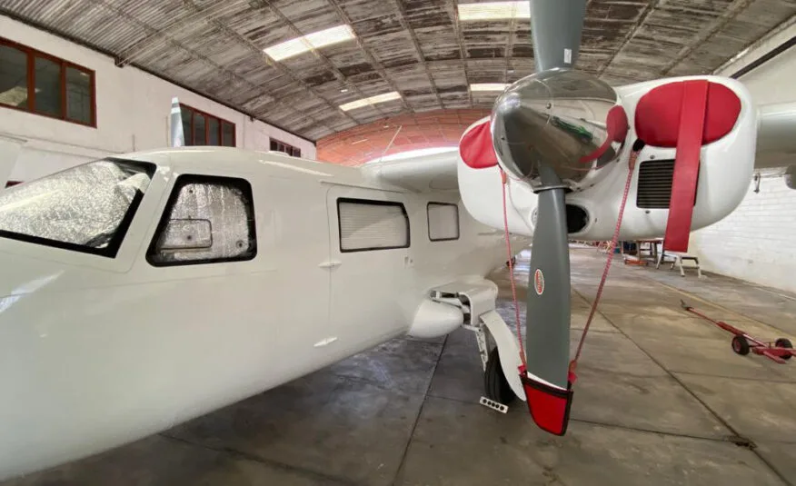 Avião Vulcanair P68R – Ano 2013 – 484 horas totais