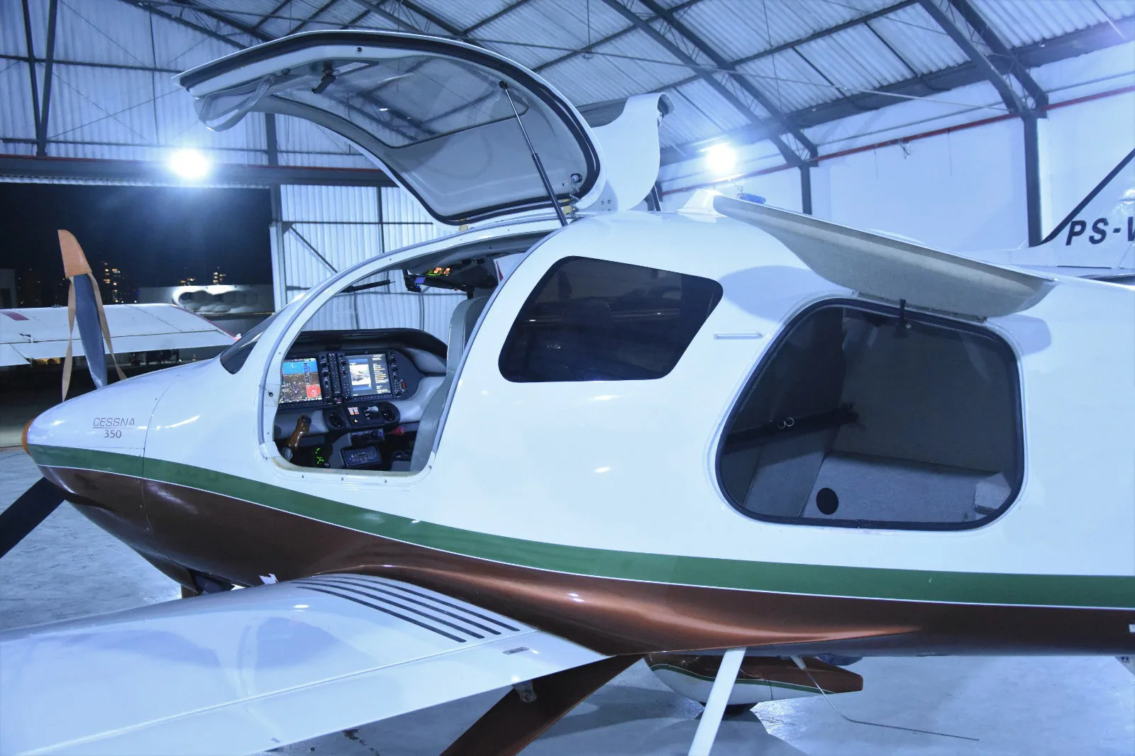 Avião Cessna 350 Corvalis LC42-550FG –  Ano 2007