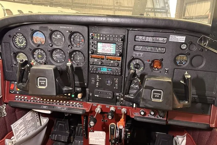 Avião Cessna 210L – Ano 1979 – 6.185 Horas totais