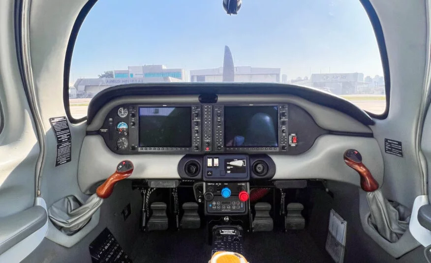 2007 Cessna 350 Corvalis, photo 4