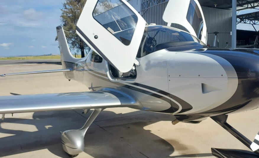 Cirrus Aircraft SR22 – Ano 2011 – 2.000 horas totais