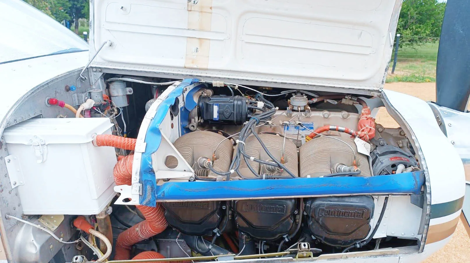 Avião Beechcraft Bonanza V35B – Ano 1975 – 6.000 Horas