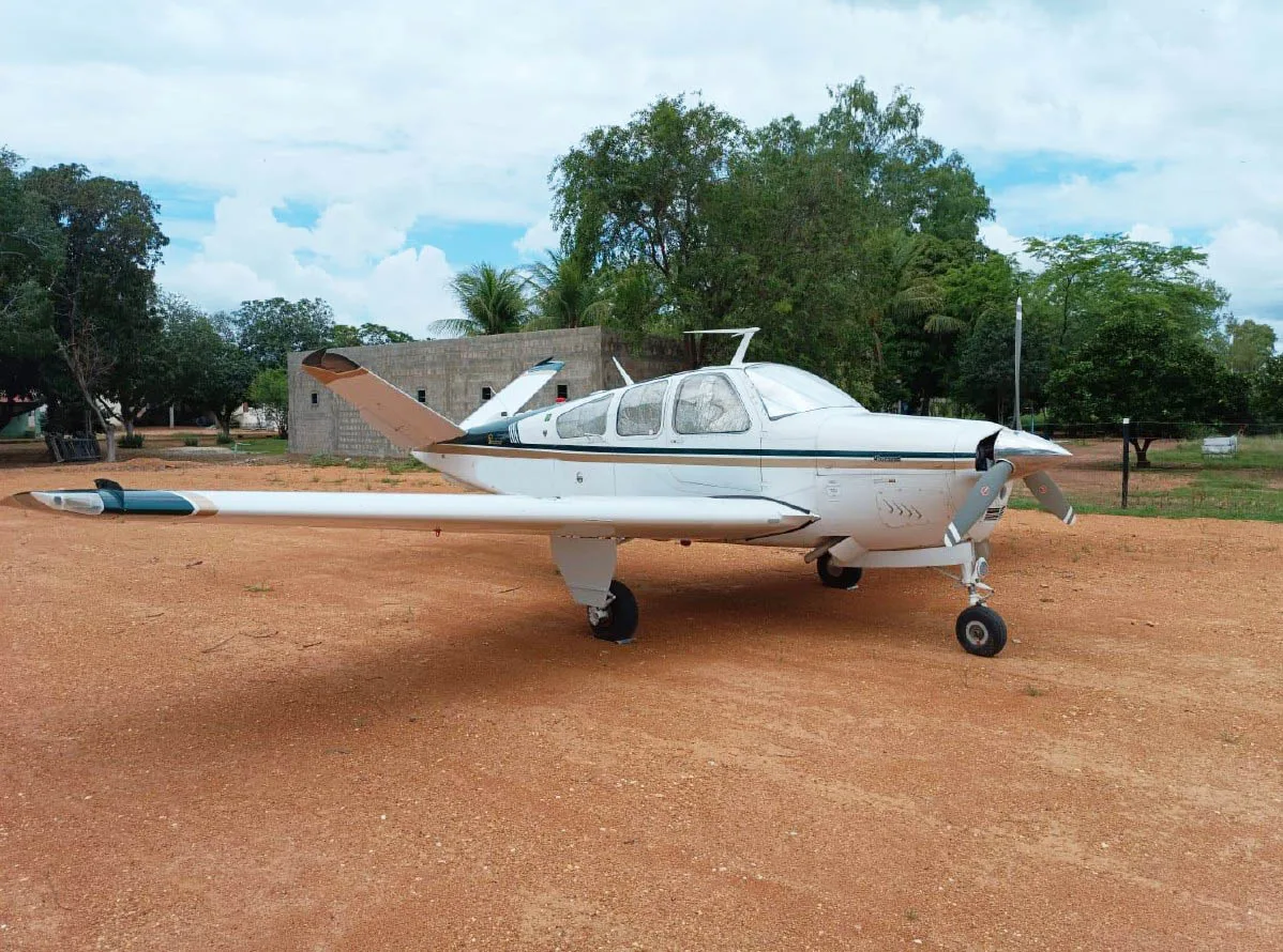 Avião Beechcraft Bonanza V35B – Ano 1975 – 6.000 Horas