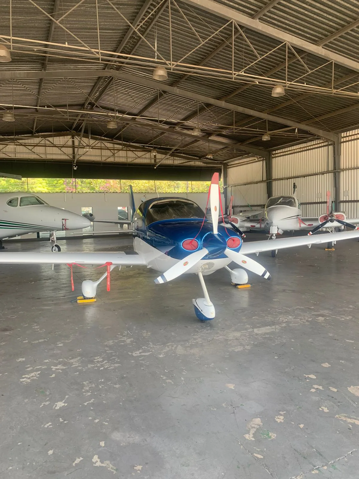 Cirrus SR22 G2 – Ano 2005 – 2.750 Horas Totais