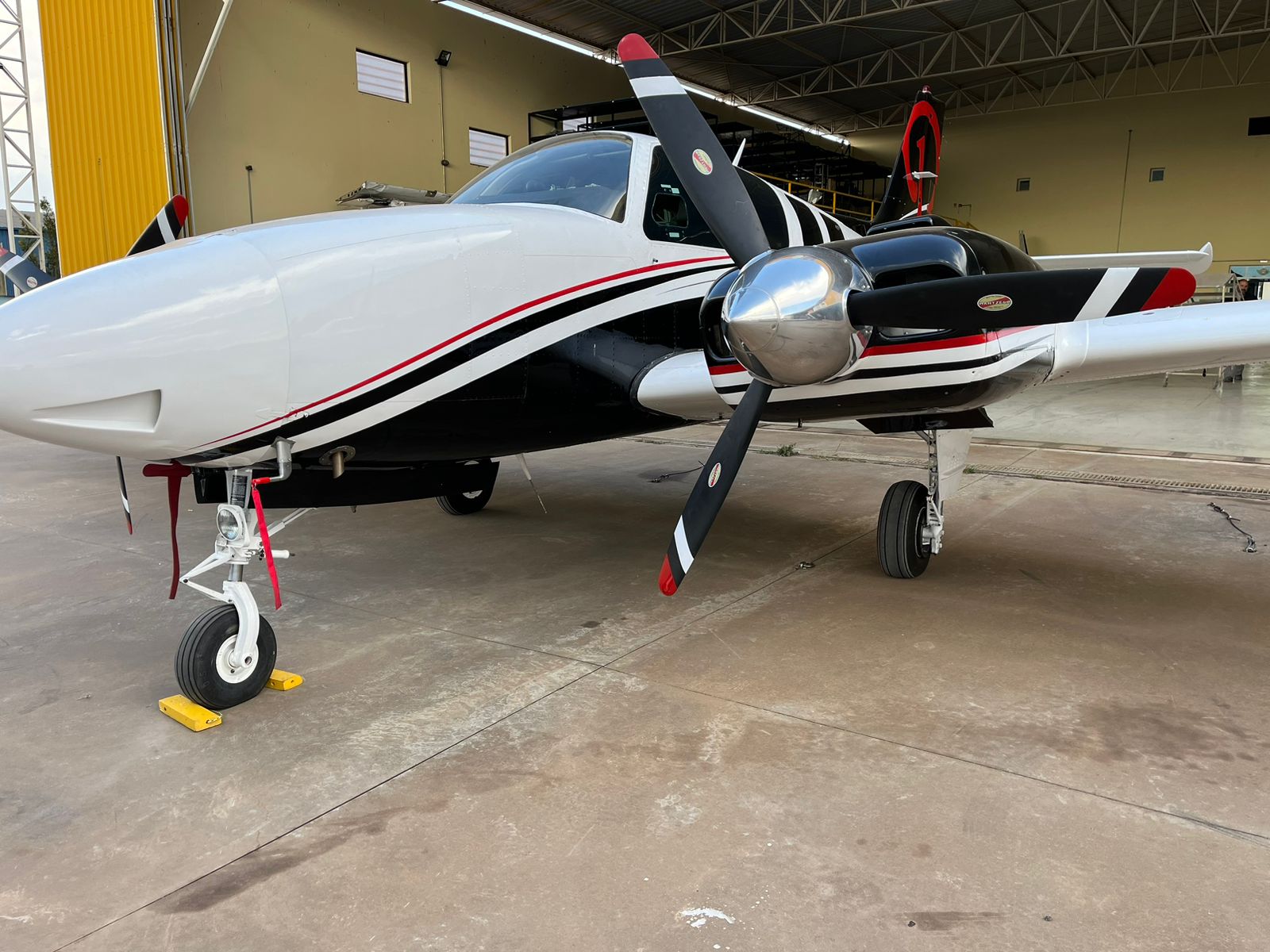 Avião Beechcraft Baron B58 – Ano: 1987 – 1.450 H.T.