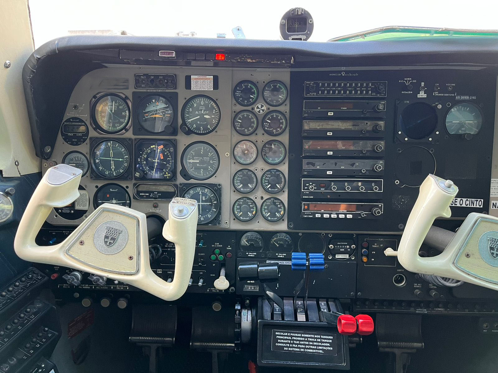 Avião Beechcraft Baron B58 – Ano: 1987 – 1.450 H.T.