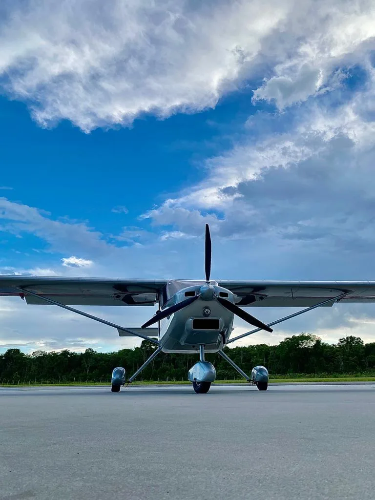 AVIÃO FLYER – PELICAN 500 BR – ANO – 2001 – 1.100 H.T.