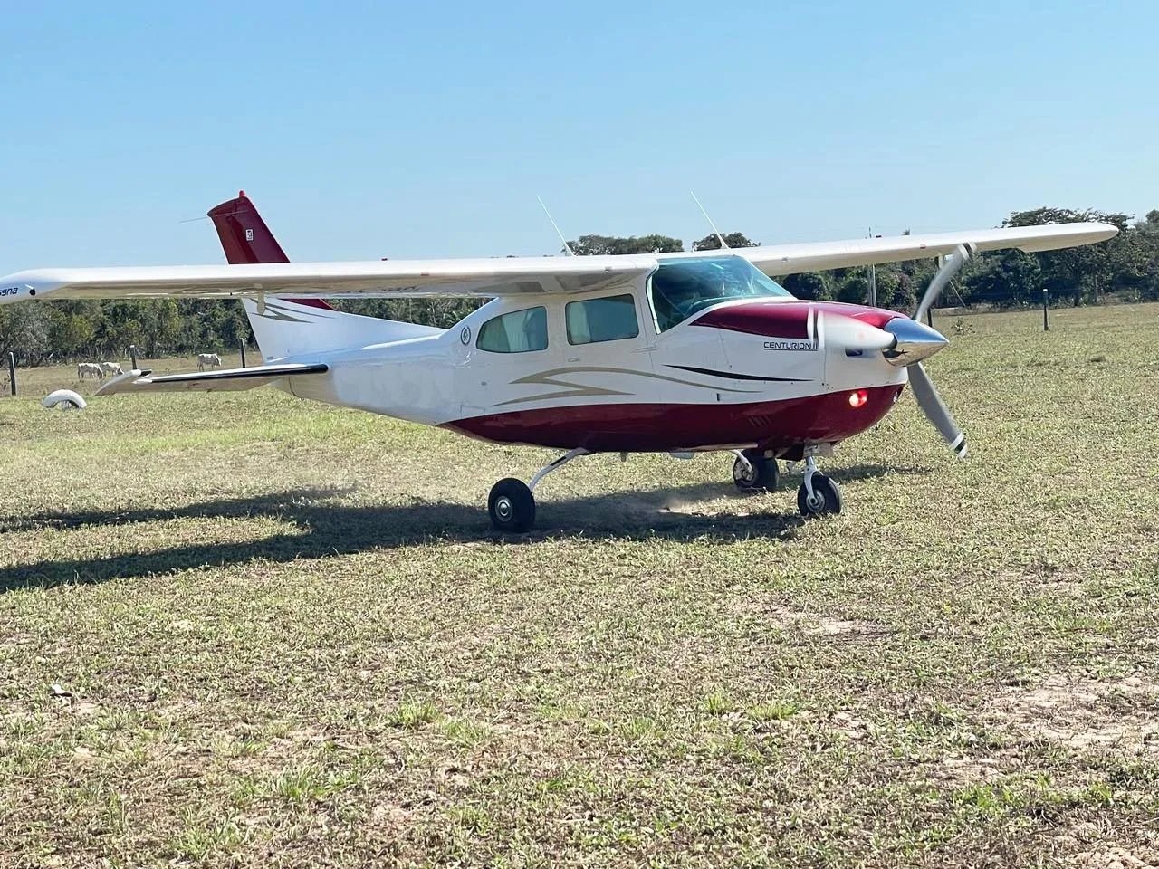 Avião Cessna 210L – Ano 1973 – 4.600 Horas totais