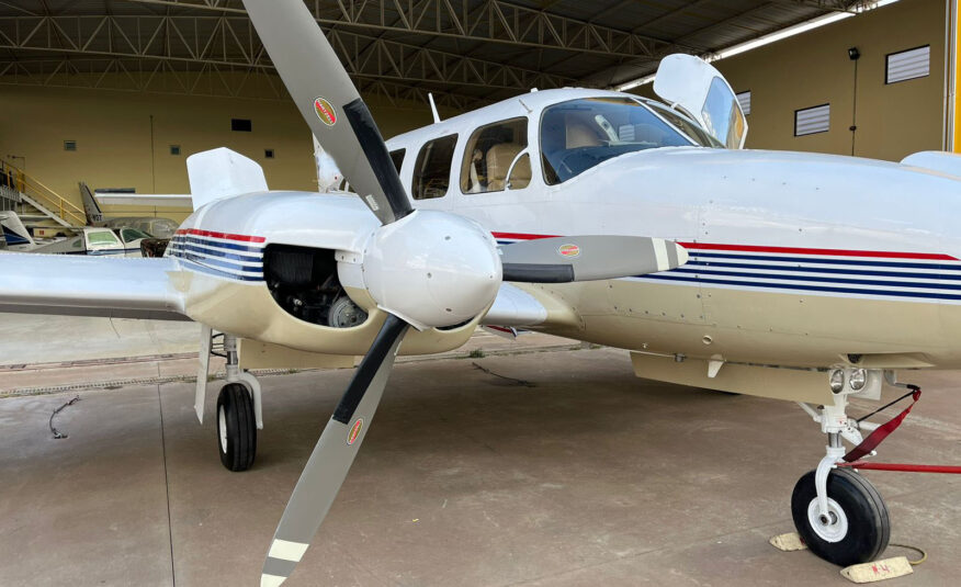 Avião Bimotor Piper Navajinho PA-31-325 – Ano 1975 – 4.872 H.T.