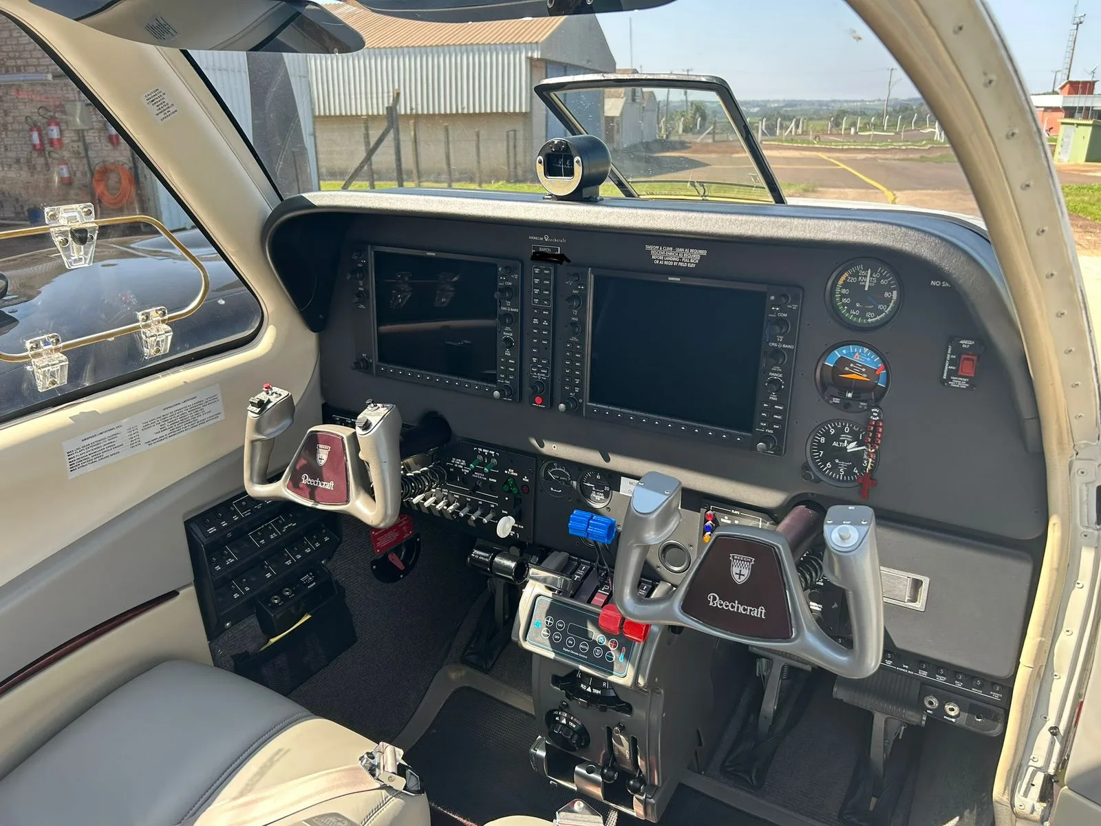 Beechcraft Baron G58 – Ano 2014 – 960 H.T.