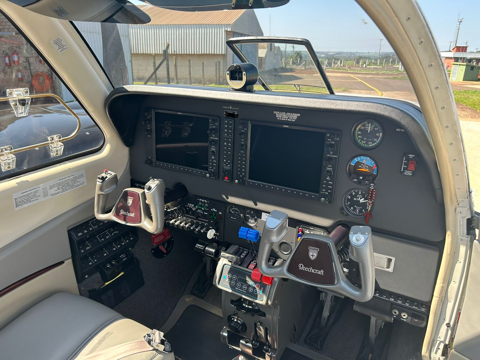 Beechcraft Baron G58 – Ano 2014 – 960 H.T.