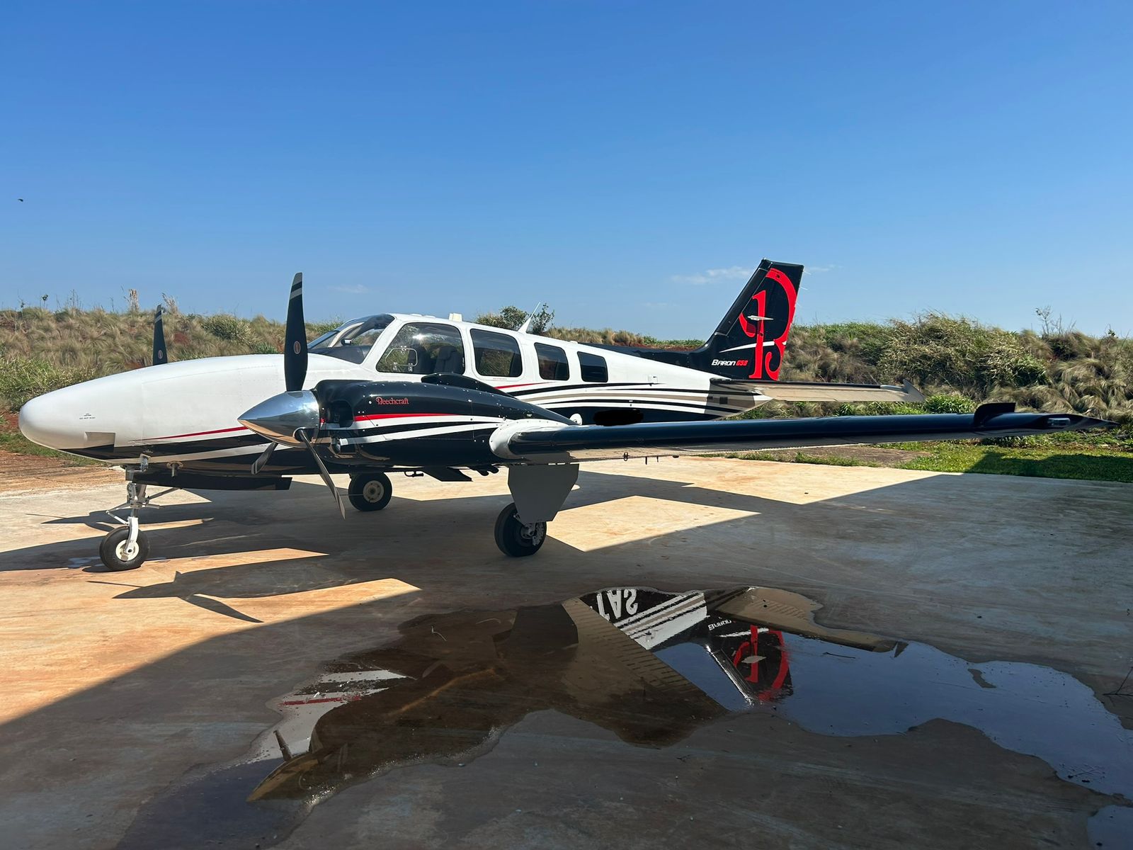 Beechcraft Baron G58 – Ano 2014 – 960 H.T.