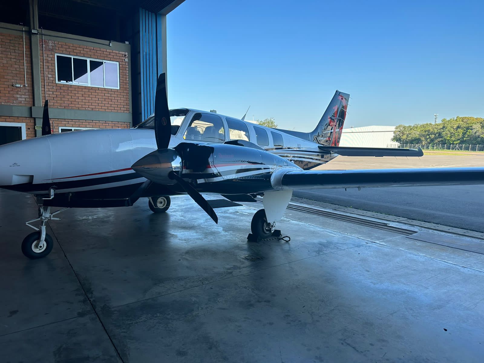Beechcraft Baron G58 – Ano 2014 – 960 H.T.