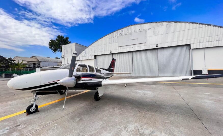 Avião Beechcraft Baron BE55 – Ano 1973 – 4.521 H.T.