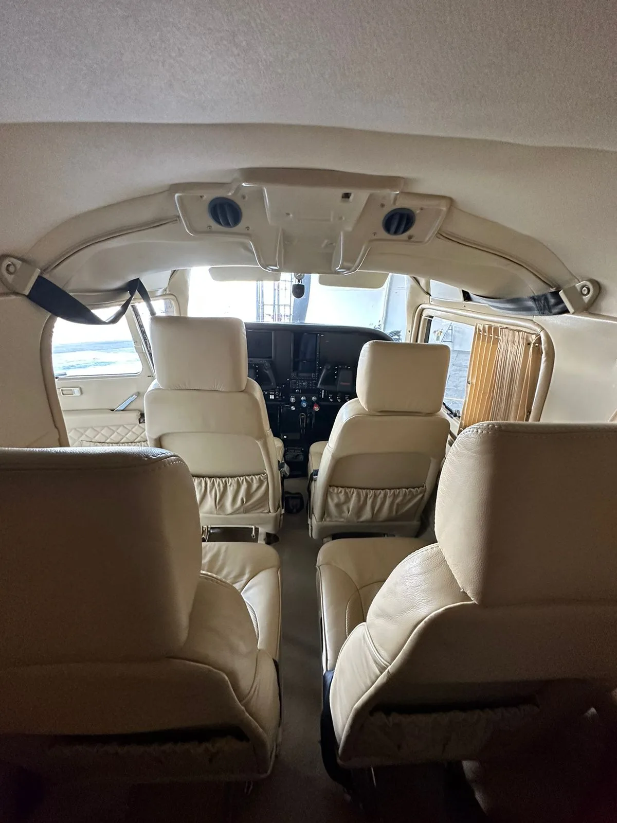 Avião Cessna 210N – Ano 1984 – 4.310 horas totais