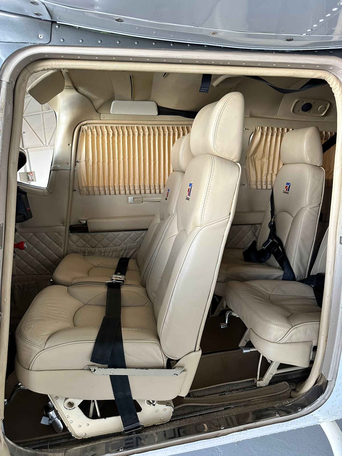 Avião Cessna 210N – Ano 1984 – 4.310 horas totais