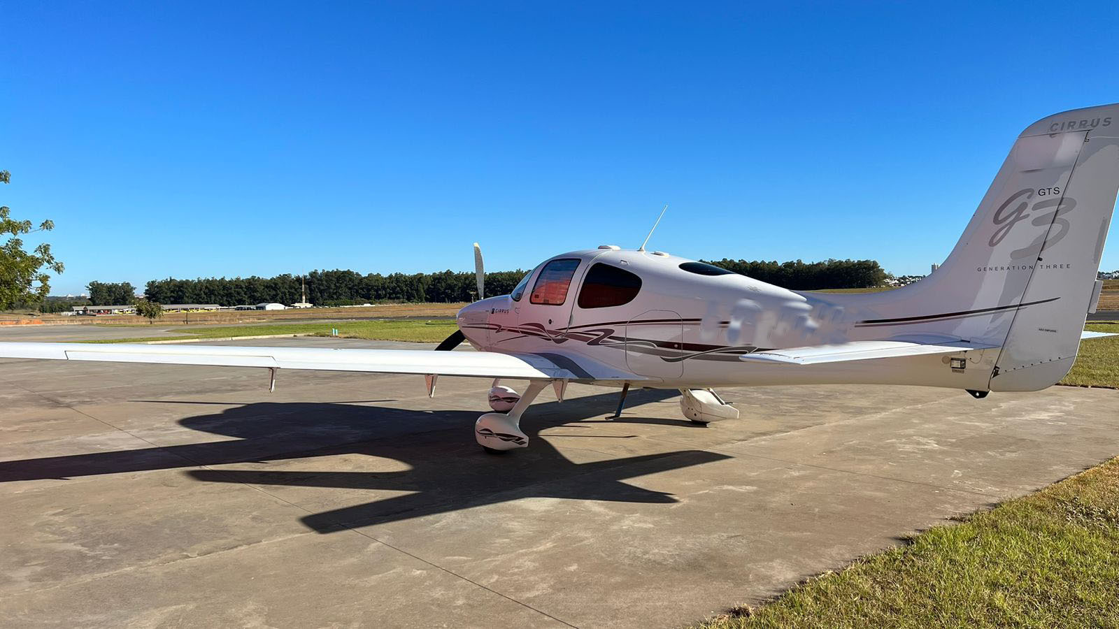 Cirrus SR22 G3 – Ano 2007 – 2.750 horas totais