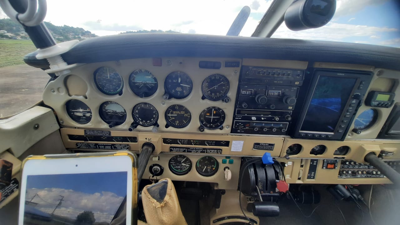Avião Monomotor – Embraer Sertanejo EMB-721C – Ano 1976 – 4.850