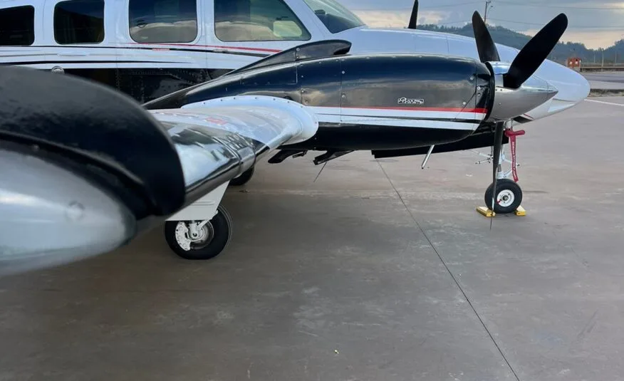 Beechcraft Baron B58 – Year: 1987 – 1,450 H.T., photo 12