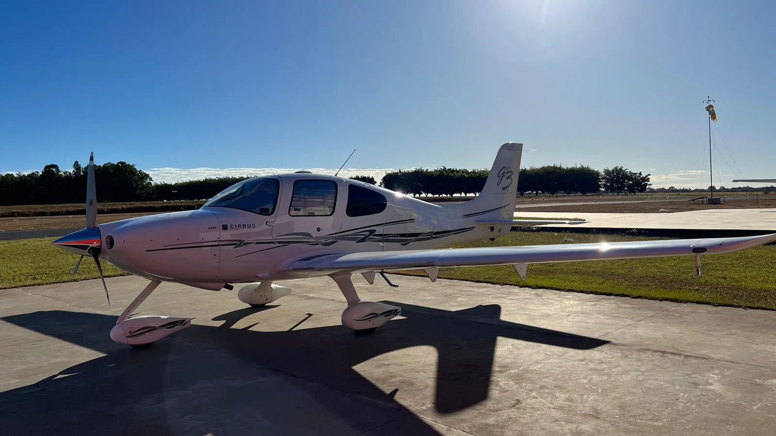 Cirrus SR22 G3 – Ano 2007 – 2.750 horas totais